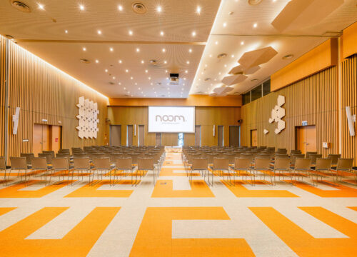 ::eng meeting room Noom Hotel Abidjan / ::fr salle de réunion Noom Hotel Abidjan