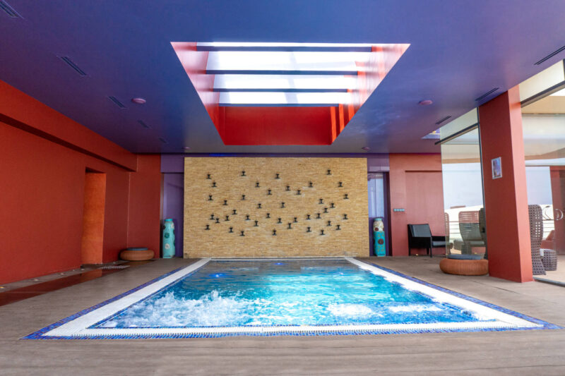 Jacuzzi du Spa du Noom Hotel Dakar