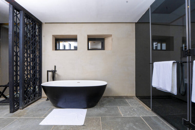 douche dans une villa du Noom Dakar